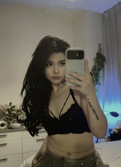 Y.NYX 🤭 - puta in Dubai Photo 12 of 14