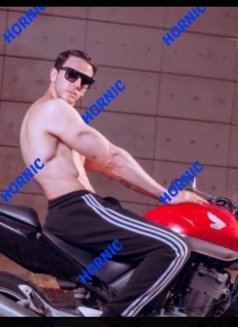 𝗛.𝗼.𝗿.𝗡.𝗶.𝗰, 𝕍𝕀ℙ, 𝟒 𝐂𝐋𝐀𝐒𝐒y - Male escort in Dubai Photo 1 of 6