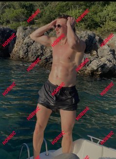 𝗛.𝗼.𝗿.𝗡.𝗶.𝗰, 𝕍𝕀ℙ, 𝟒 𝐂𝐋𝐀𝐒𝐒y - Male escort in Dubai Photo 3 of 6