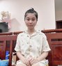 Y Xuan - puta in Muscat Photo 1 of 1