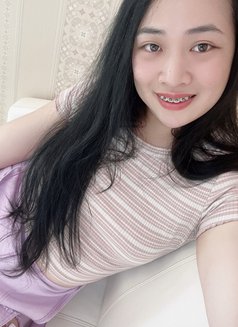 YAEL - Transsexual escort in Manila Photo 5 of 11