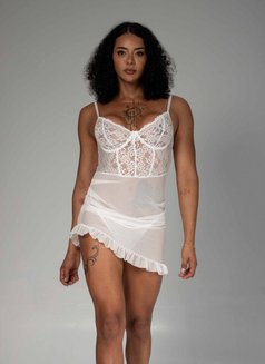 Yaiza - Transsexual escort in Zürich Photo 2 of 6