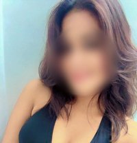 Yalini - escort in New Delhi