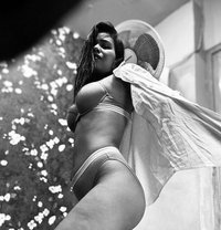 Yalini - escort in New Delhi