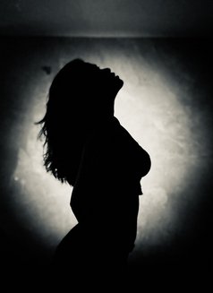 Yalini - escort in New Delhi Photo 3 of 4