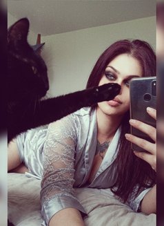 Yamar - Transsexual escort agency in Beirut Photo 21 of 21