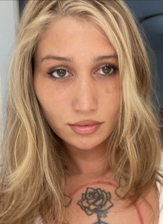 Yamina - escort in Paris Photo 7 of 7