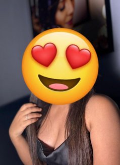 Yamini (real meet,cam session & web sex) - adult performer in New Delhi Photo 2 of 4
