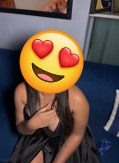 Yamini (real meet,cam session & web sex) - adult performer in New Delhi Photo 3 of 4