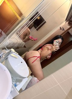 Yammi - masseuse in Hong Kong Photo 10 of 10