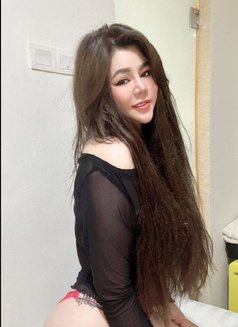 Yana - puta in Maldives Photo 2 of 4