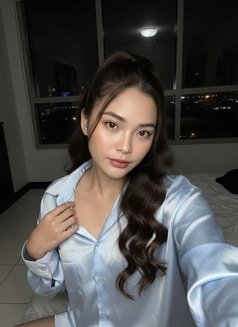 Yana - escort in Manila Photo 4 of 5