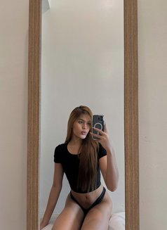 Yana Jenner - Transsexual escort in Bangkok Photo 14 of 19