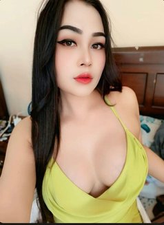 Yana - escort in Doha Photo 9 of 13