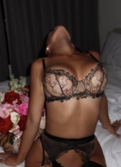 Yana - escort in Mauritius Photo 13 of 28