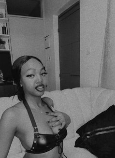 Yanda - escort in Dubai Photo 1 of 7