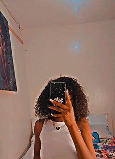 Yanda - escort in Dubai Photo 5 of 7