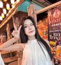 Yanin New Ladyboy - Intérprete transexual de adultos in Bangkok Photo 1 of 6