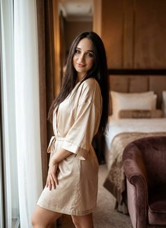 Yanina - escort in Dubai Photo 1 of 6