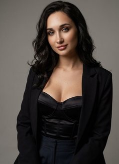 Yanina - escort in Dubai Photo 3 of 6