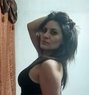Yanine - escort in Bordeaux Photo 1 of 3