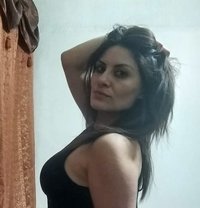 Yanine - escort in Bordeaux