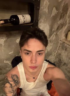 Yanis - Acompañantes masculino in İstanbul Photo 2 of 3