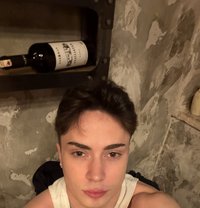 Yanis - Male escort in İstanbul