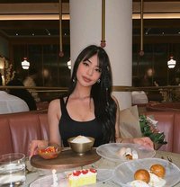 Yanna Eun - puta in Osaka Photo 1 of 7