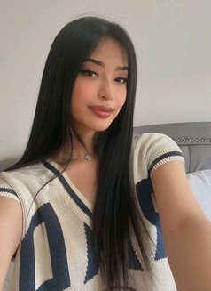 Yanna Eun - puta in Osaka Photo 4 of 7