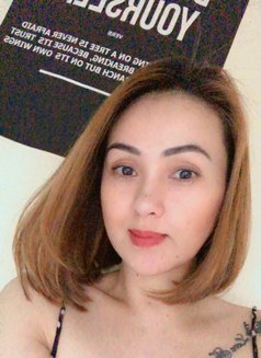 Yanna - escort in Riyadh Photo 1 of 4