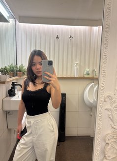 Yanna - escort in Manila Photo 5 of 6