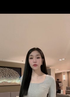 Yanna Kim - puta in Manila Photo 8 of 8