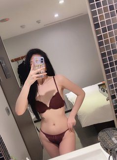 Yanna Kim - escort in Manila Photo 12 of 13