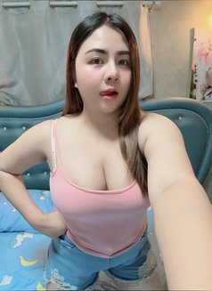 Yanna - escort in Riyadh Photo 1 of 4
