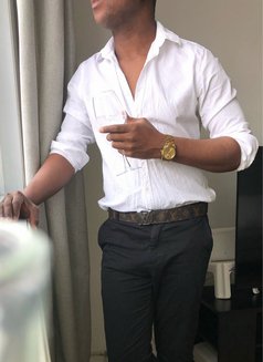 Yannick escort-boy Montréal - Male escort in Montreal Photo 5 of 5