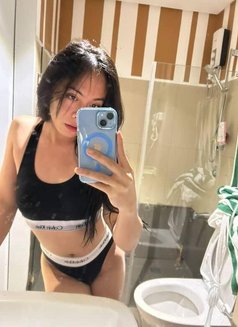 Yanyan Fully Functional Ladyboy - Transsexual escort in Manila Photo 4 of 6