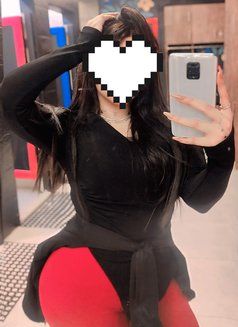 Yara - escort in Cairo Photo 3 of 4