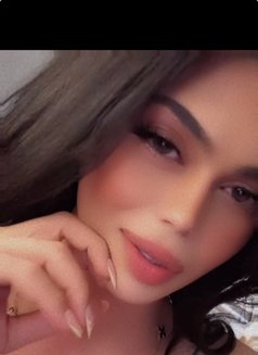 Yara - Transsexual escort in Riyadh Photo 9 of 13
