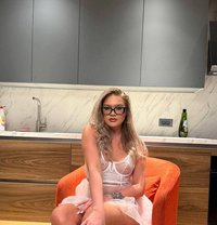 Yara - escort in Dubai Photo 1 of 8