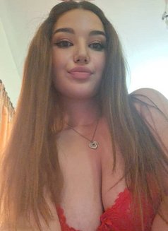 Yara - escort in Beirut Photo 3 of 10