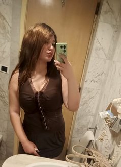 Yara - escort in Beirut Photo 5 of 10