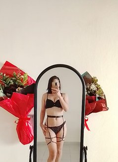 Yara - escort in Beirut Photo 11 of 13