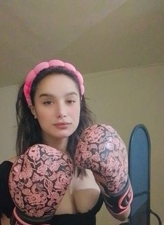 Yara - escort in Beirut Photo 12 of 13