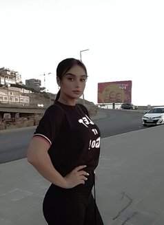 Yara - escort in Beirut Photo 13 of 13