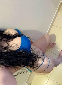 Yara - escort in Dubai Photo 2 of 8