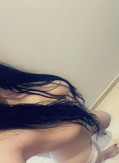 Yara - puta in Dubai Photo 1 of 8