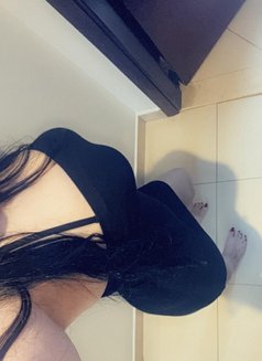 Yara - puta in Dubai Photo 6 of 8