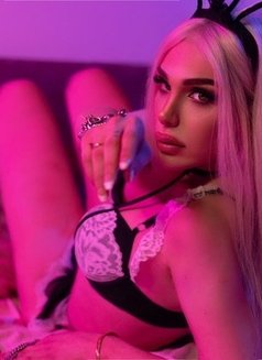 Arab “Yaraa” - Transsexual escort in Dubai Photo 10 of 20