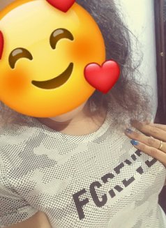 Yasara - Transsexual escort in Colombo Photo 6 of 6